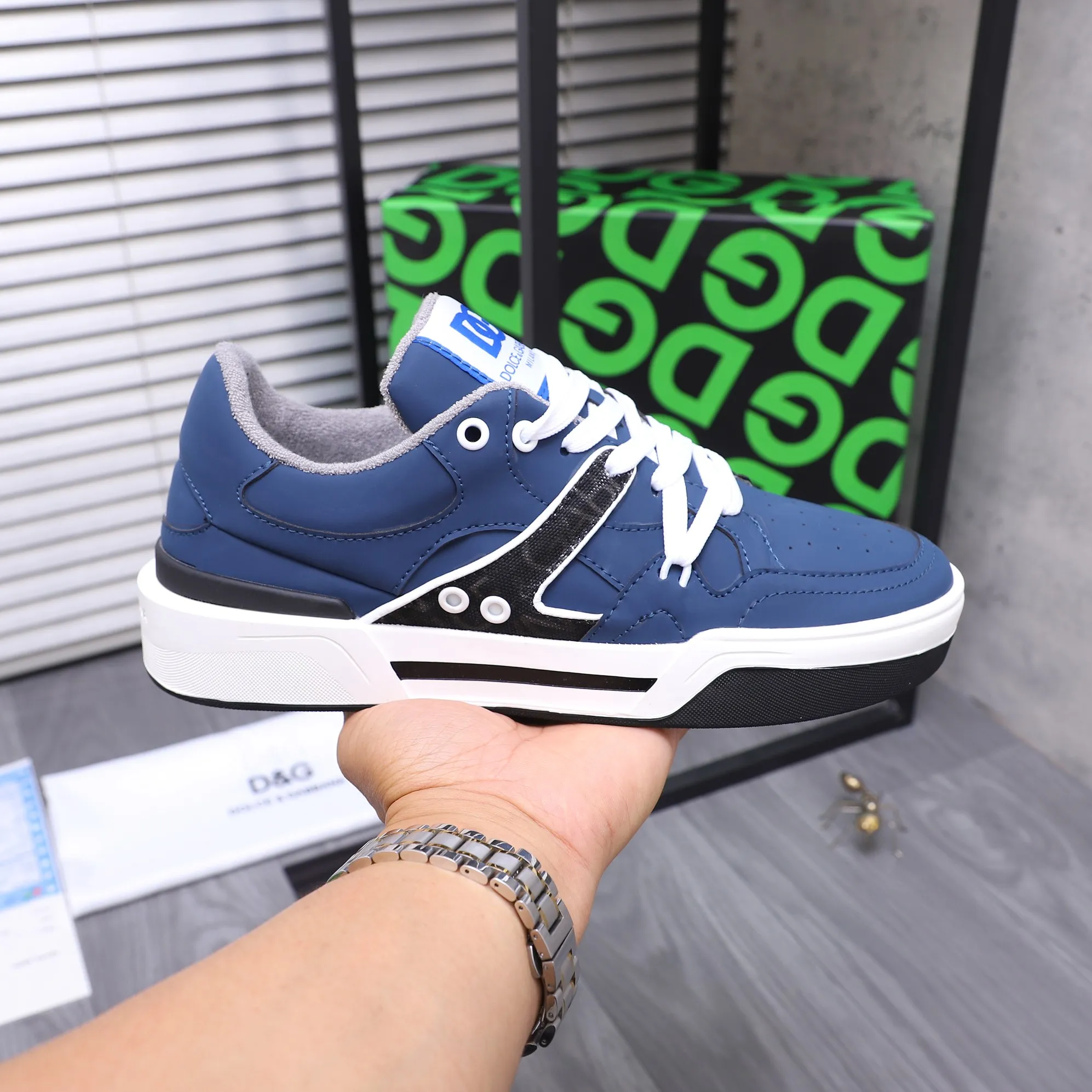 Men's shoes 💰p480 Product trademark: DG (Dolce & Gabbana) casual shoes for couples. Regular sizes: Women's 36-40 Men's 38-46 (45.46 custom-made and non-refundable) Product materials: Selected cowhide stitching upper, short velvet lining, cowhide insole, original rubber outsole